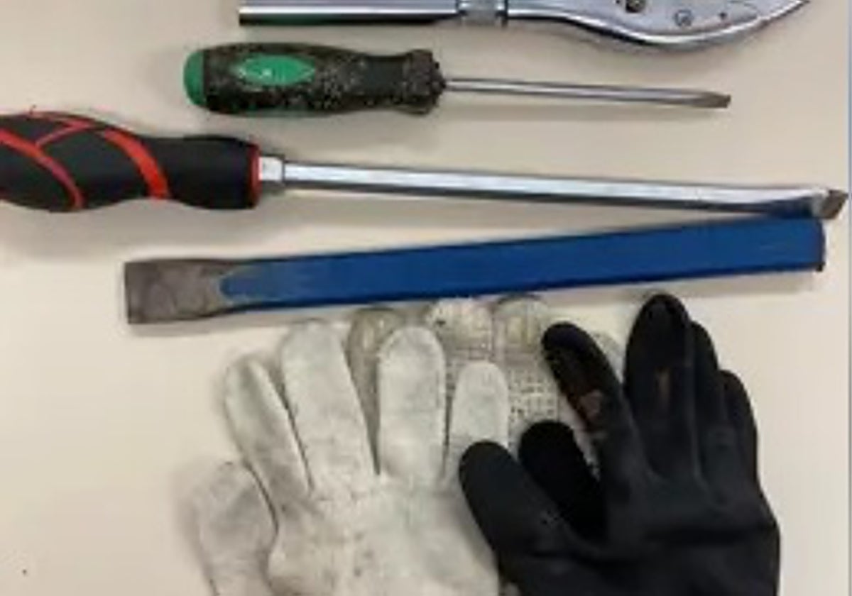 Algunos de los elementos que usaban para entrar en las casas