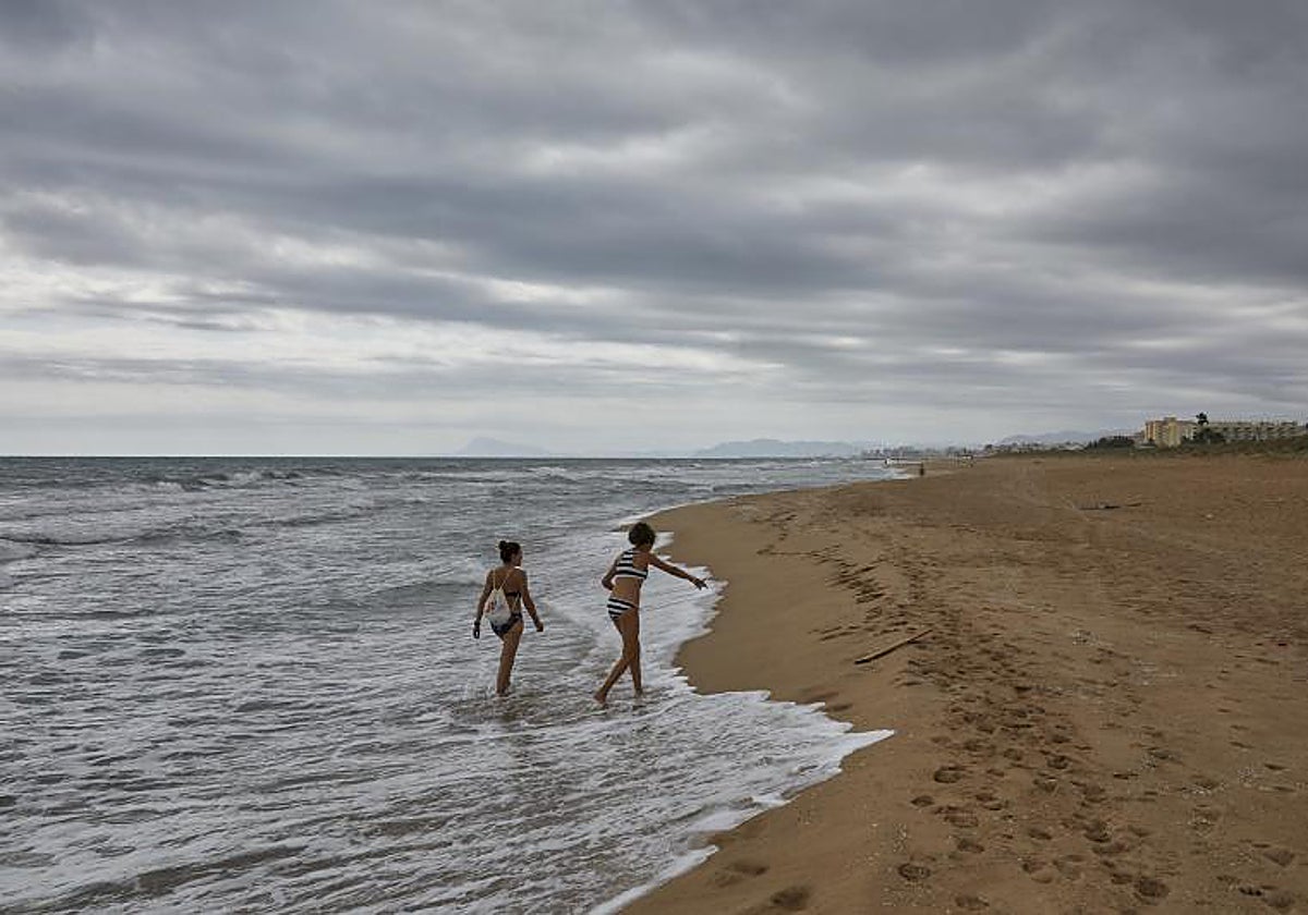 Imagen de archivo tomada en una playa de Tavernes de la Valldigna, en Valencia