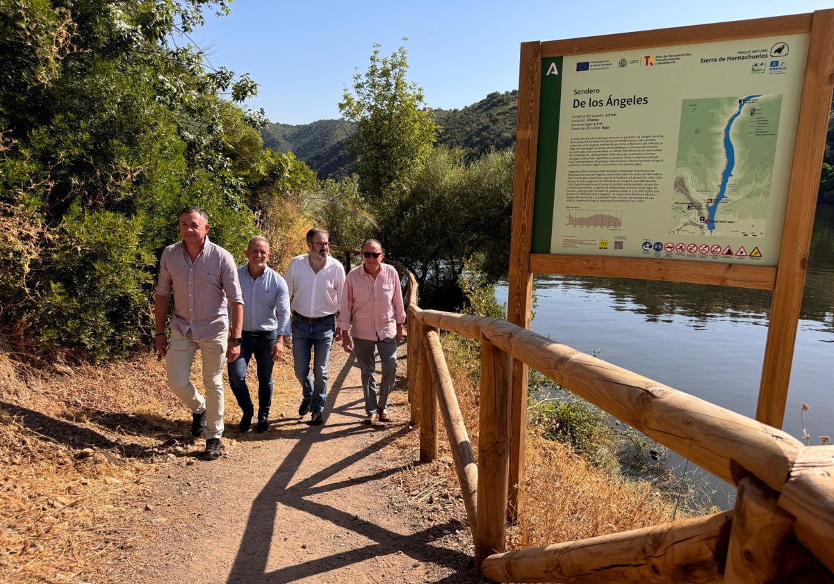 Las autoridades pasean por el Sendero de los Ángeles tras su mejora