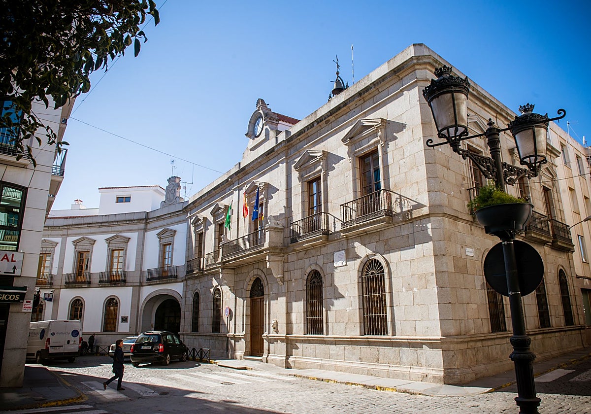 Cabello reorganiza el Ayuntamiento de Pozoblanco buscando mayor agilidad y cercanía