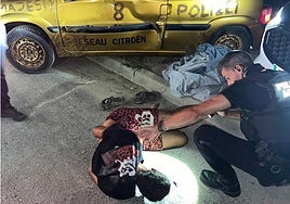 Detenido un 'kamikaze' tras una persecución a toda velocidad con su coche tuneado como un vehículo de la Policía alemana