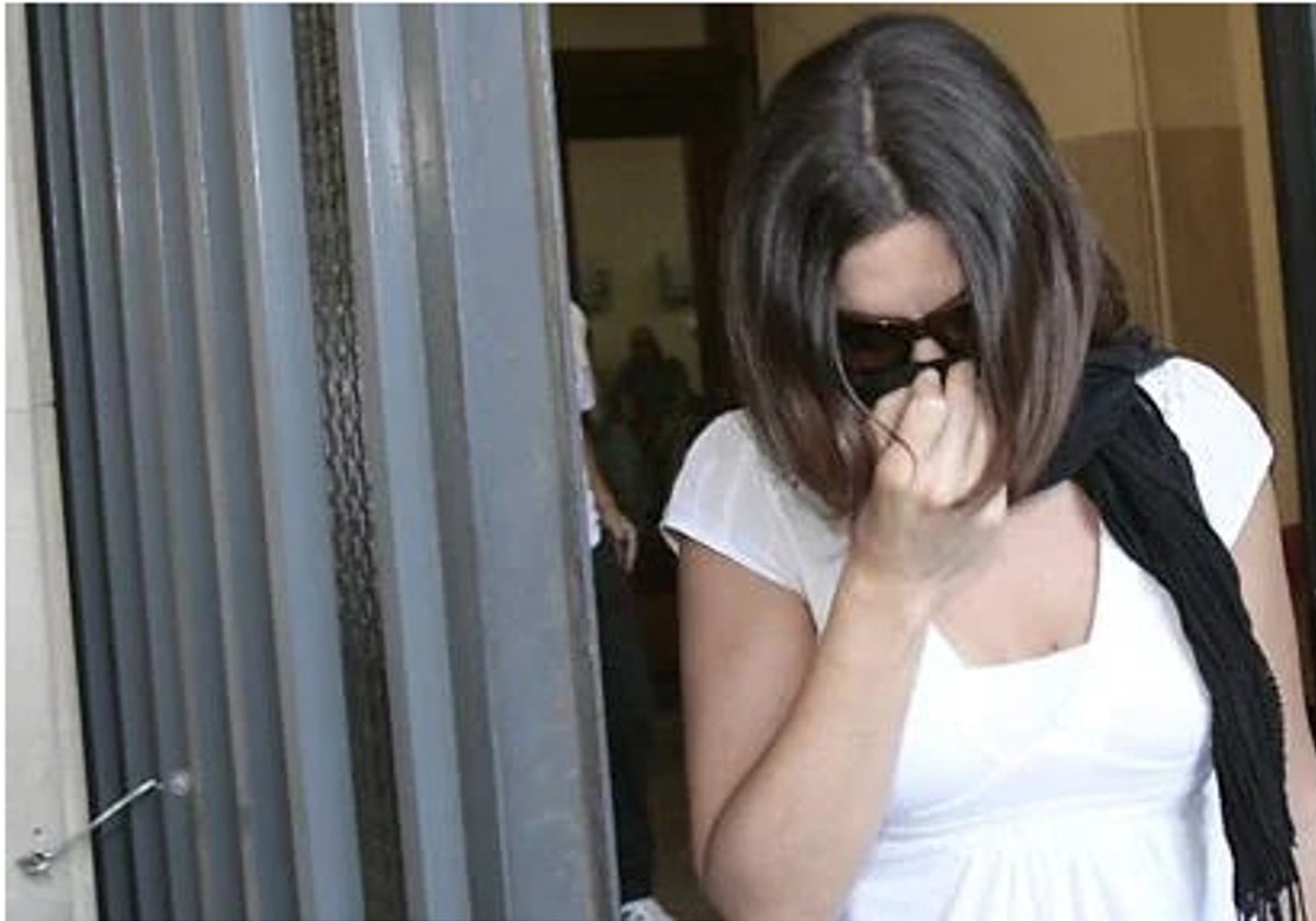 María García Mendaro en una imagen saliendo de la Audiencia de Sevilla