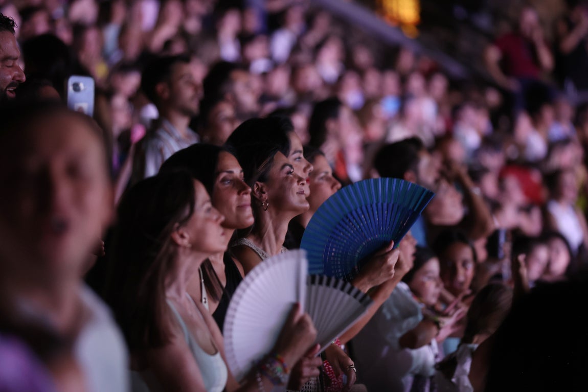 Dani Fernández pone bocabajo el Festival de la Guitarra de Córdoba, en imágenes