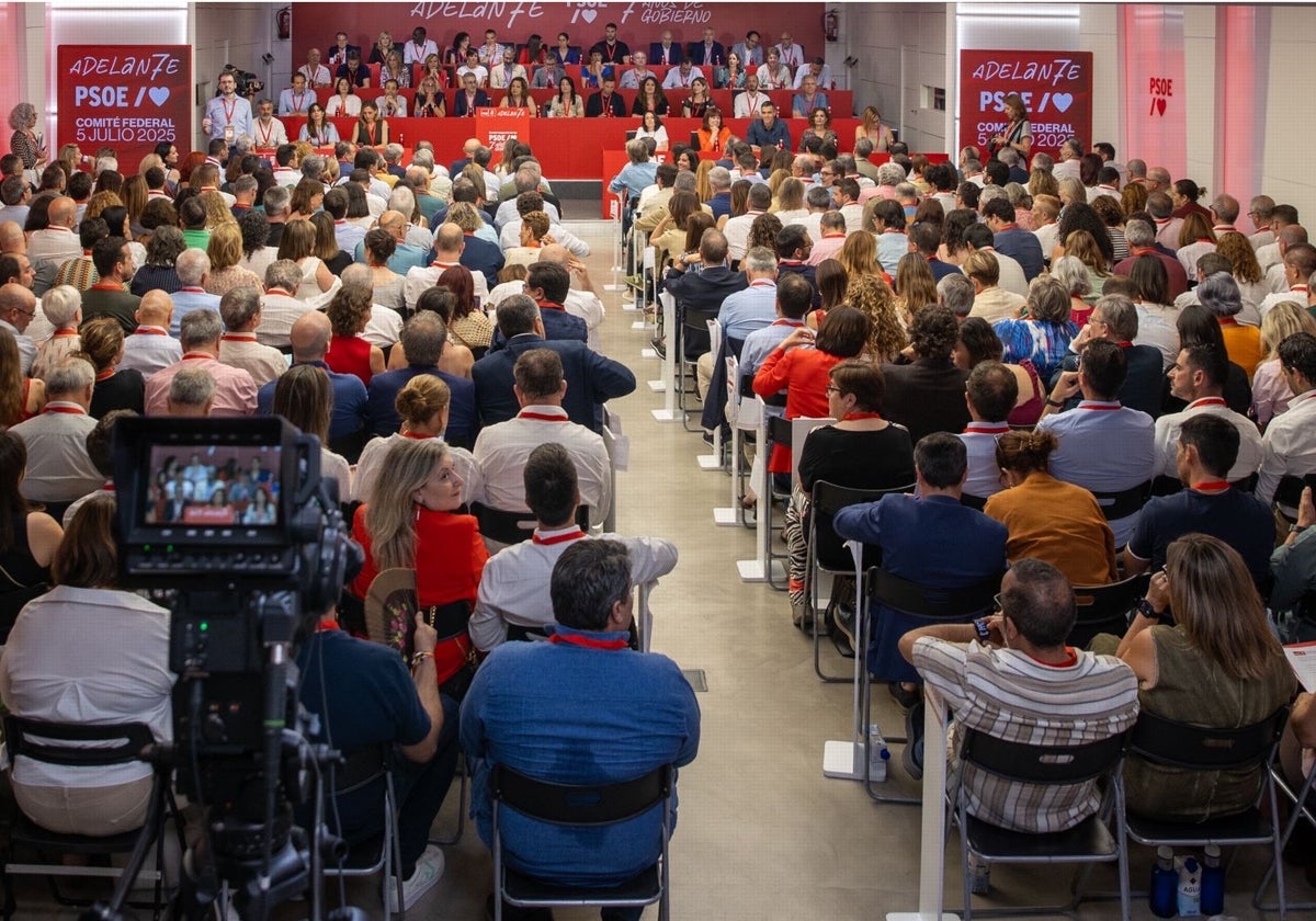 Sánchez recompone el PSOE sin prescindir del dos de Cerdán en una jornada marcada por la renuncia de Salazar