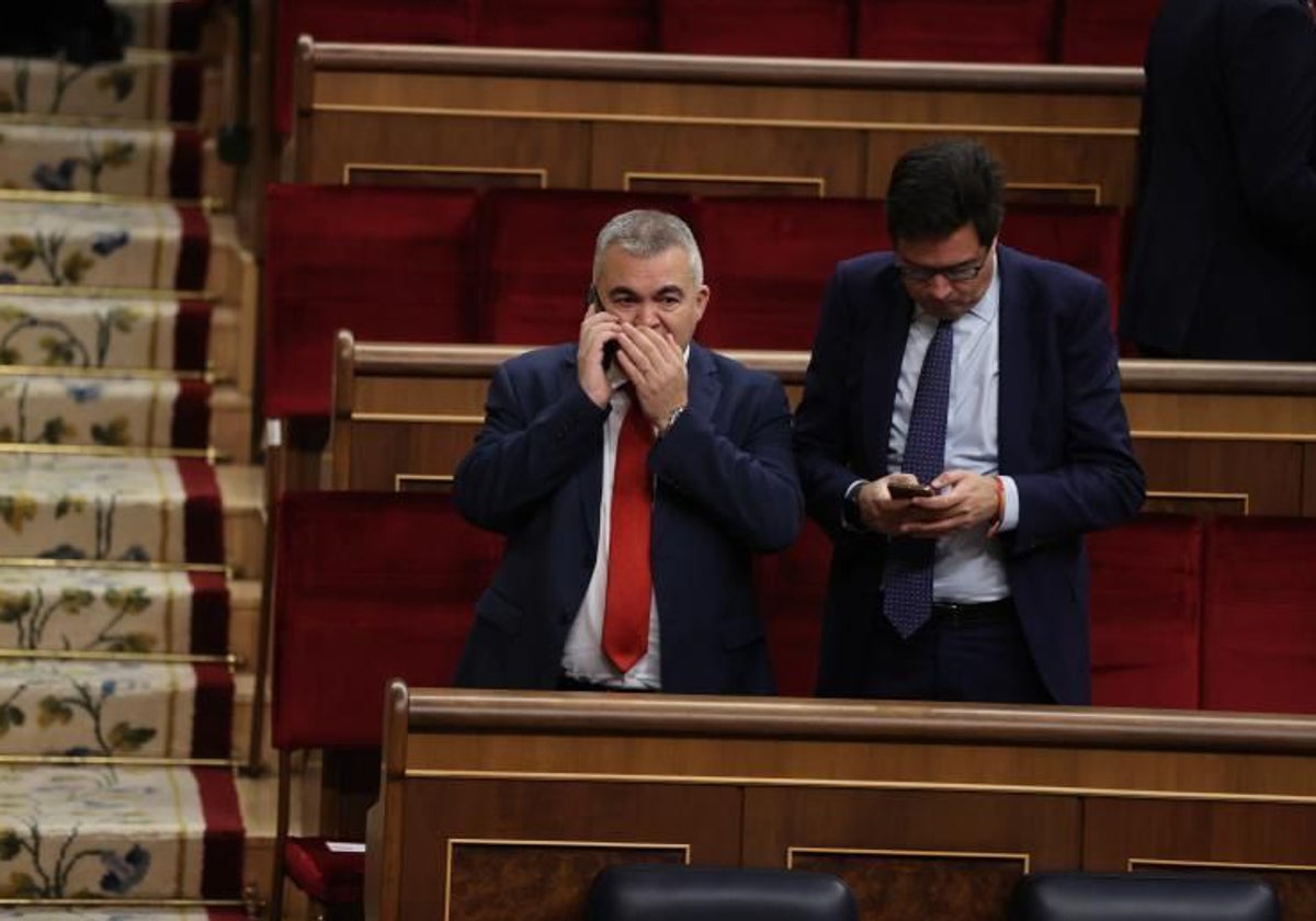 Santos Cerdán y Óscar López, en el Congreso de los Diputados al principio de la legislatura