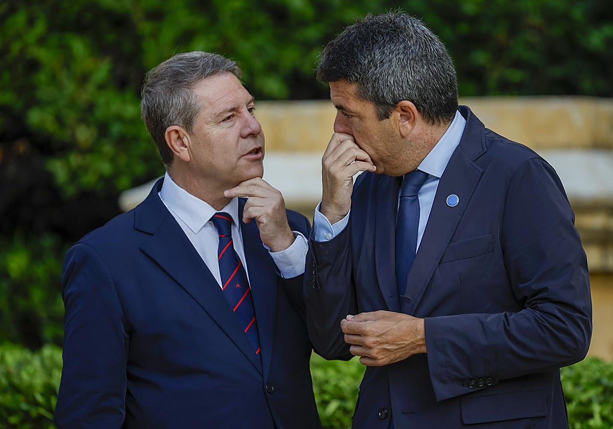 Los presidentes castellanomanchego y valenciano, Emiliano García Page y Carlos Mazón, en la última conferencia de presidentes autonómicos