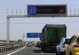 Un accidente múltiple por una mancha de combustible deja siete heridos, dos de ellos menores, y colapsa la A-7