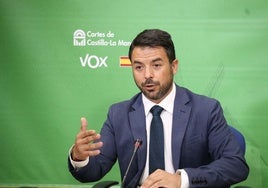 VOX califica de «trata de personas» el reparto de menas y pide a Page que explique dónde alojará a los 320 que Castilla-La Mancha deberá acoger