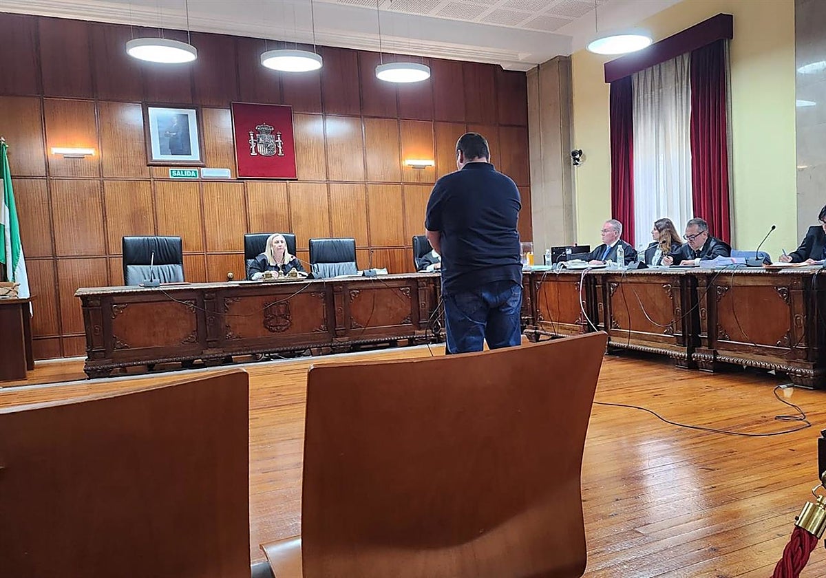 El acusado durante su declaración ante el jurado