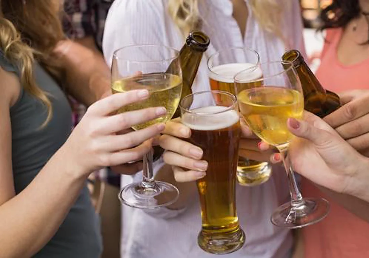 La edad de inicio al alcohol se sitúa en torno a los 16 años y diez meses