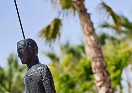 Detenido un turista alemán por destrozar una escultura valorada en más de 300.000 euros en Ibiza