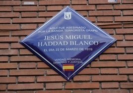 Una placa en Madrid honra la memoria de Jesús Miguel Haddad, víctima del terrorismo