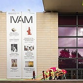 El IVAM acoge un nuevo espacio familiar de lectura libre y arte ilustrado