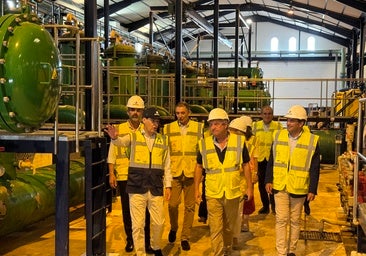 El presidente durante su visita a la planta desaladora