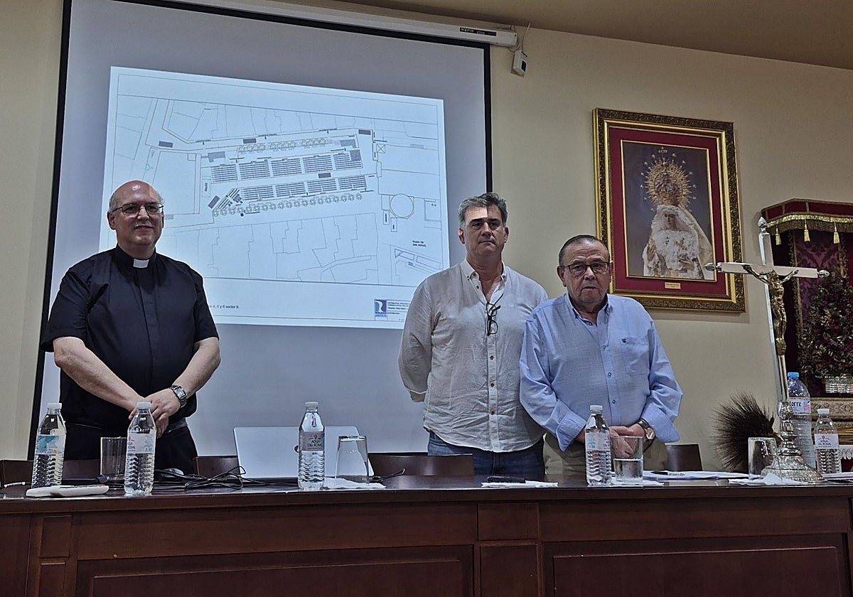 Jesús María Moriana, Manuel Roldán y Antonio Díaz, durante la rueda de prensa de este martes