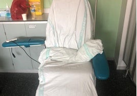 Denuncian que personas mayores esperan horas en un sillón de las Urgencias de Toledo a ser ingresados