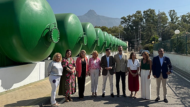 Los alcaldes de la Costa del Sol acudieron a la inauguración con varios consejeros y el presidente