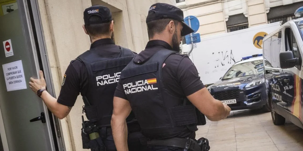 La Policía libera a 32 mujeres víctimas de una red de explotación sexual en Murcia y detiene a 14 responsables