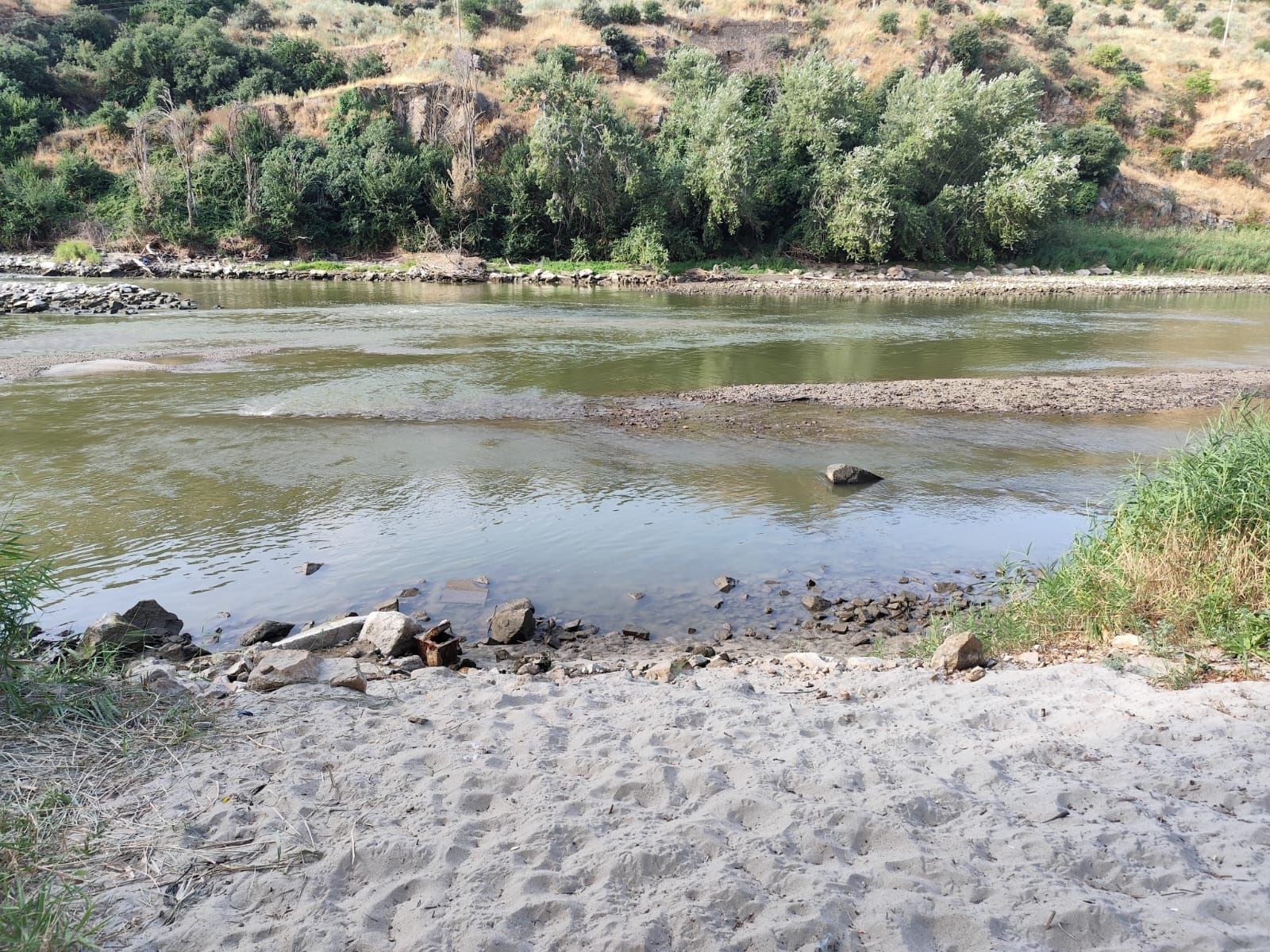 Las imágenes de la espectacular bajada del caudal del Tajo a su paso por Toledo