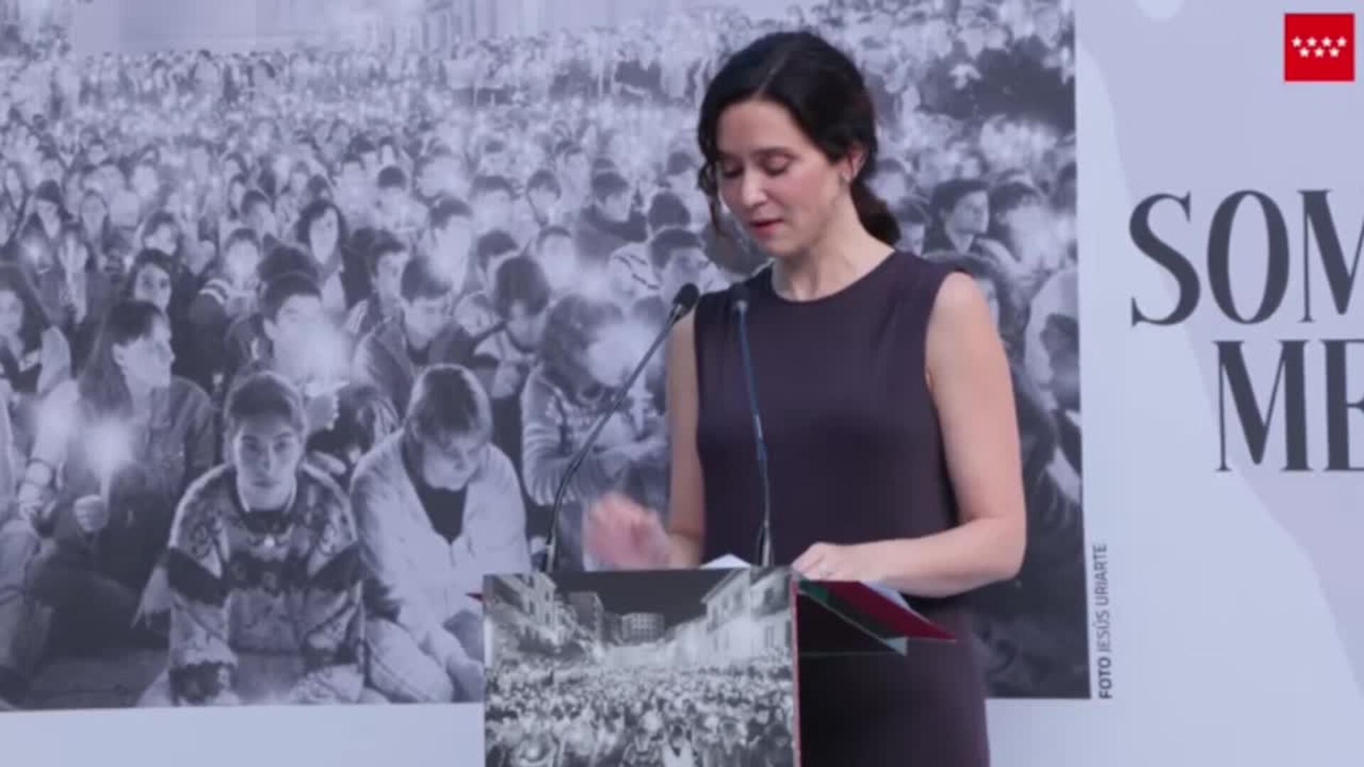 Ayuso pide el regreso del &quot;espíritu de Ermua&quot; en el acto por la muerte de Miguel Ángel Blanco