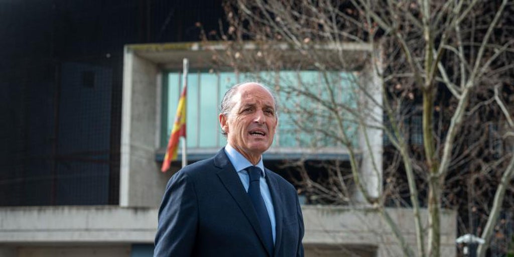Camps desafía al partido y se presenta como candidato para volver a presidir el PP valenciano