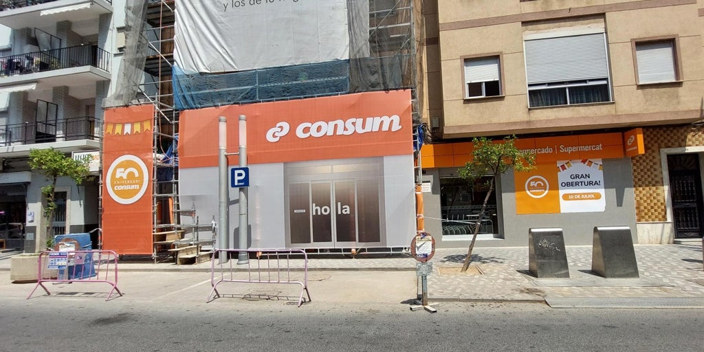 Consum reabre el primer supermercado de toda su historia en esta localidad junto a Valencia