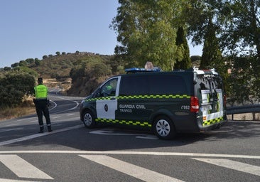 Un motorista sin casco se fuga de la Guardia Civil en Posadas y presume de ello en WhatsApp
