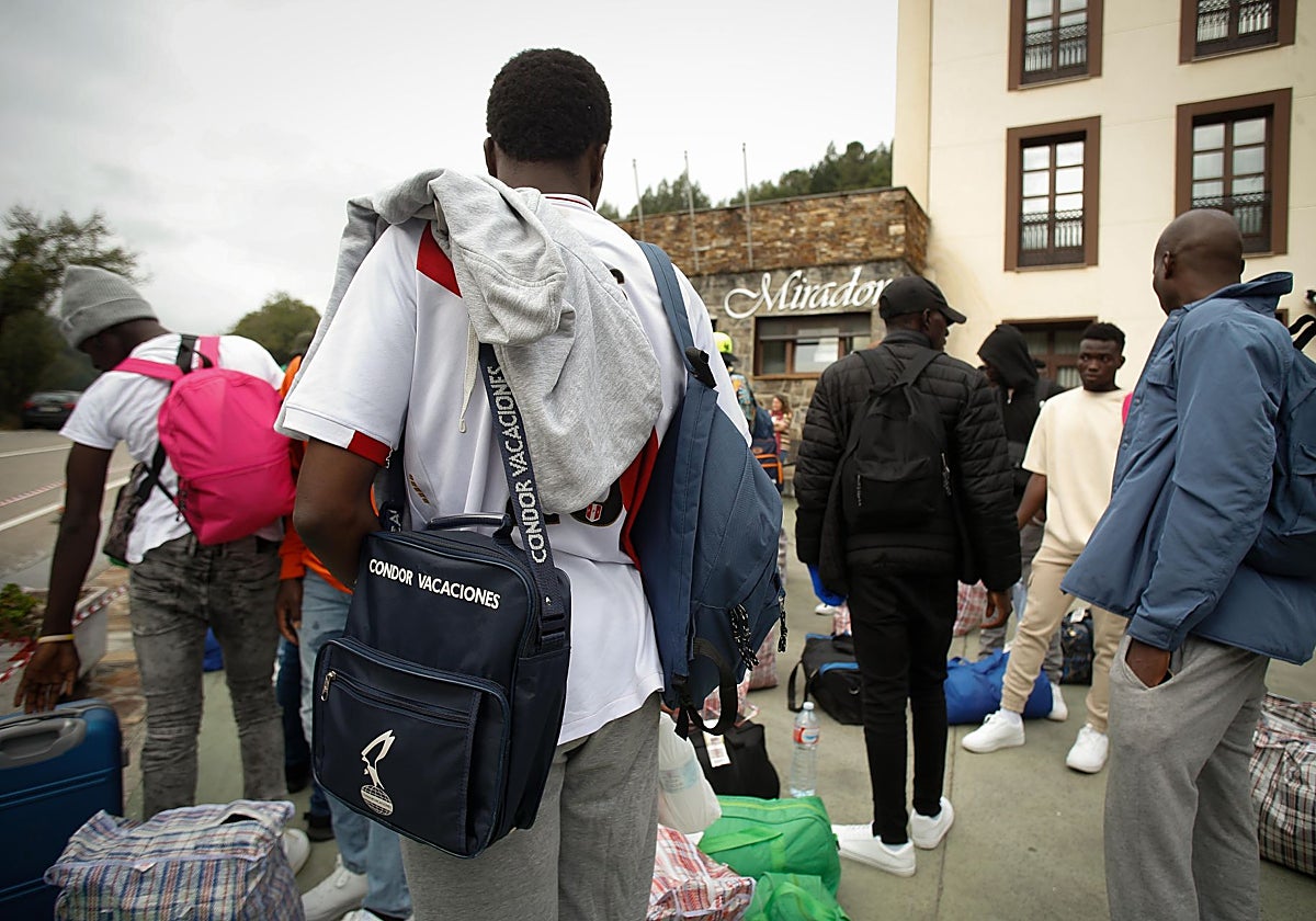 Andalucía acogerá a los menores pero critica la distribución del Gobierno.