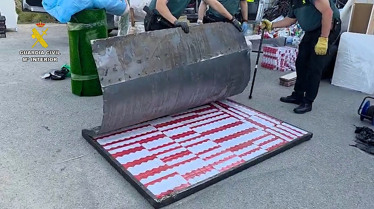 Imagen de una de las puertas usadas para trasportar tabaco de contrapando hasta el puerto de Alicante