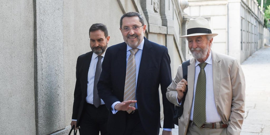 Un empresario granadino de la trama asegura al juez que Koldo le pedía «buscar trabajo a gente del PSOE»
