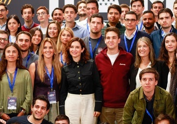 'Ayusers' y jóvenes populares extremeños se unen por la central nuclear de Almaraz