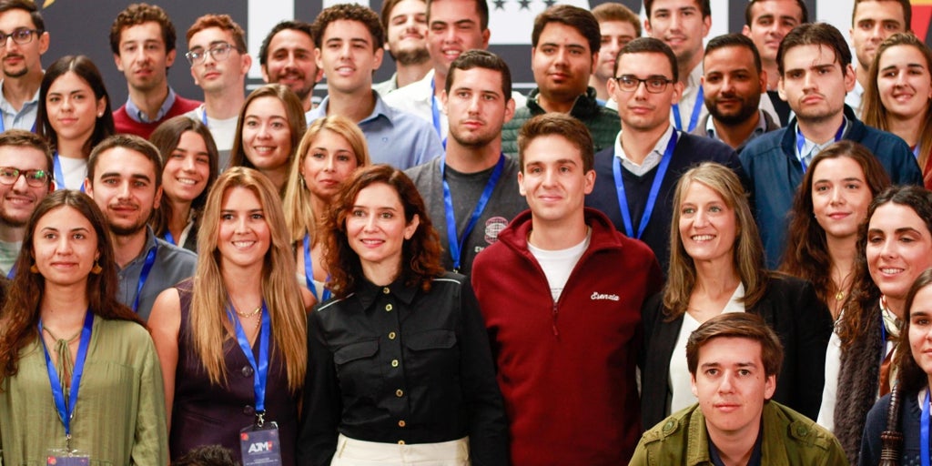  Ayusers  y jóvenes populares extremeños se unen por la central nuclear de Almaraz