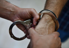 Escaló por un muro a la casa de su expareja y la agredió sexualmente: «Voy a hacer lo que me dé la gana contigo y después te voy a matar»