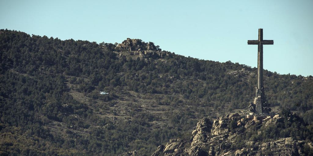 Un juez abre diligencias contra la presidenta de Patrimonio Nacional por supuesto amaño en el mantenimiento del Valle