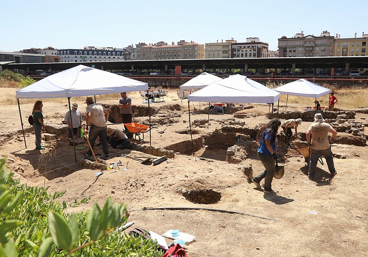 Trabajo en el enclave arqueológico de Cercadilla