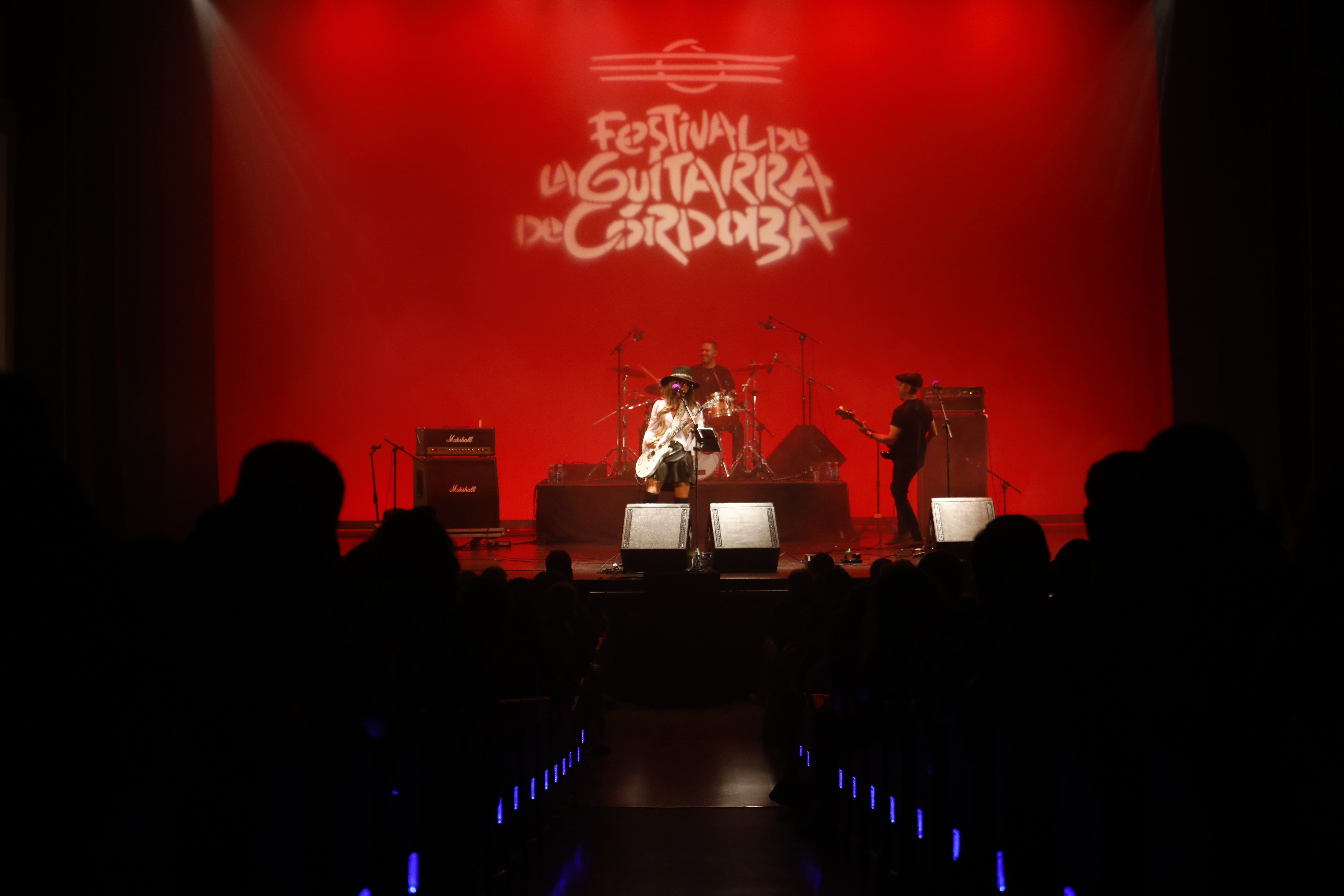 Las mejores imágenes del concierto de Orianthi, la diva australiana del blues y el rock en Córdoba