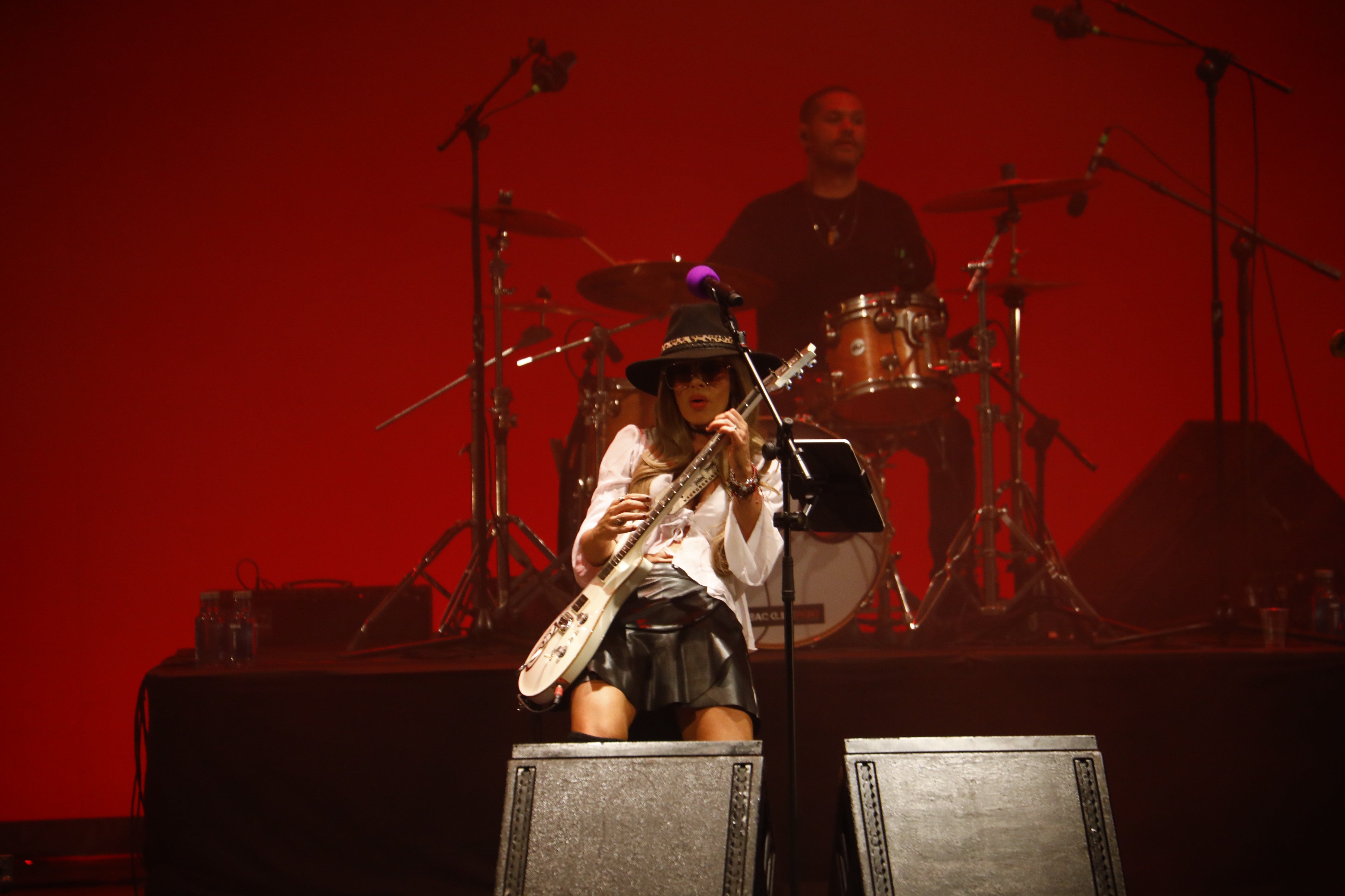 Las mejores imágenes del concierto de Orianthi, la diva australiana del blues y el rock en Córdoba