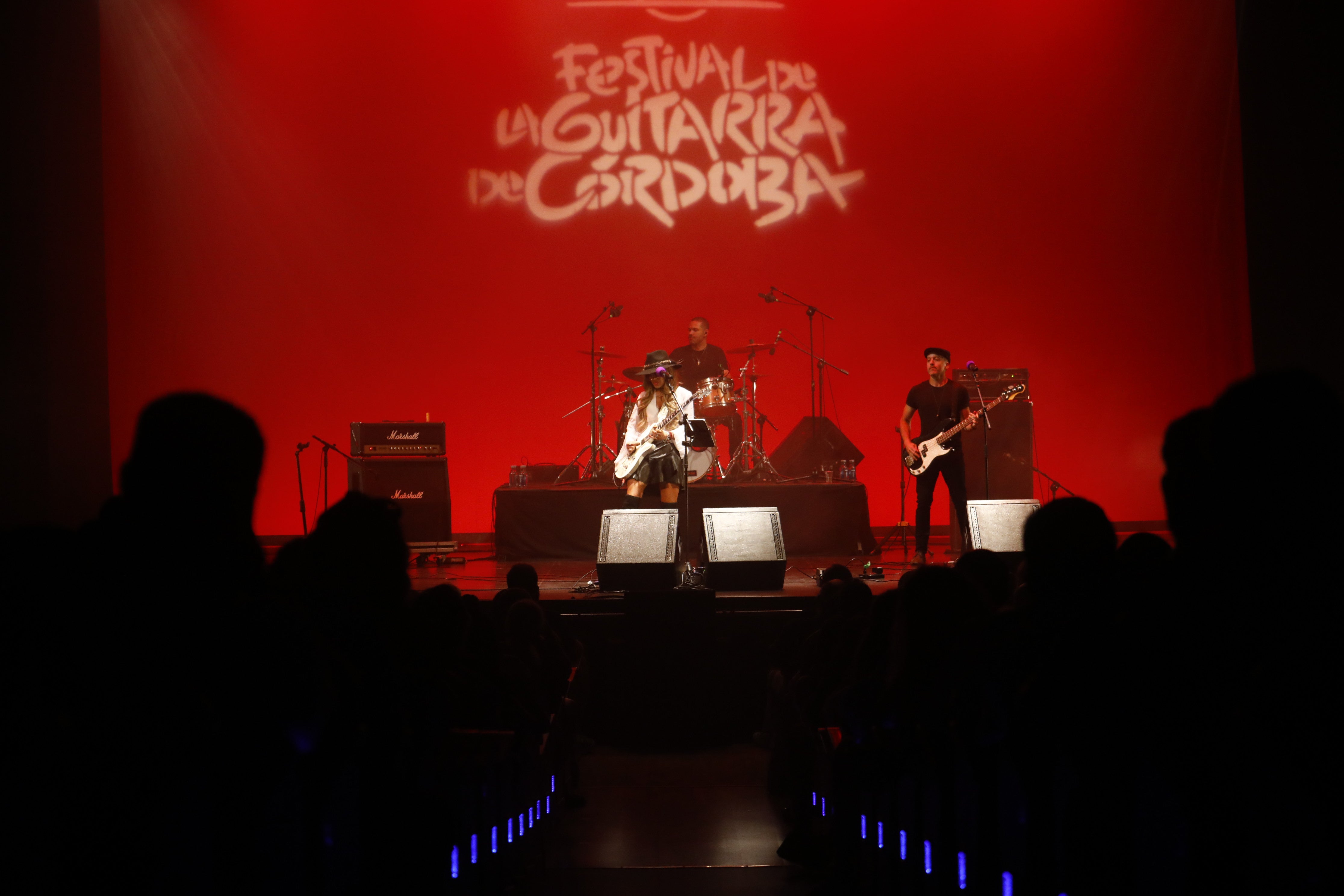 Las mejores imágenes del concierto de Orianthi, la diva australiana del blues y el rock en Córdoba