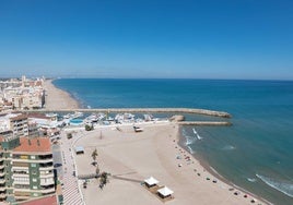 Reabren tres playas de Sueca y de Altea y mantienen cerradas al baño un arenal de Callosa y otro de Sueca