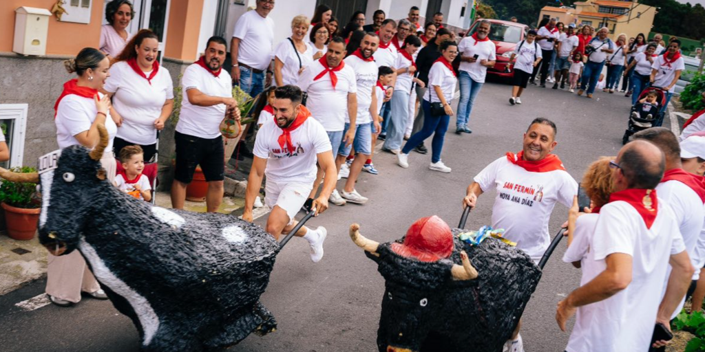 El  txupinazo  canario: así es el San Fermín peculiar que se corre en Tenerife