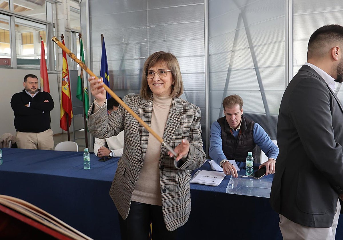 La alcaldesa de Peñarroya, María Victoria Patena, el pasado mes de enero al tomar posesión