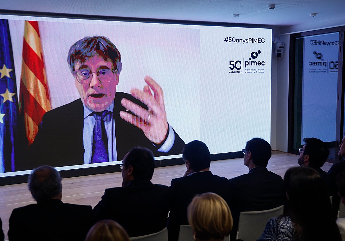Carles Puigdemont participa por videoconferencia en un evento