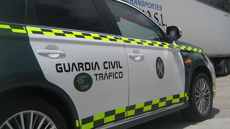 Varios menores son auxiliados con signos de golpe de calor después de averiarse su autobús en Granada