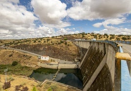 El agua de La Colada se atasca en un bucle administrativo y político