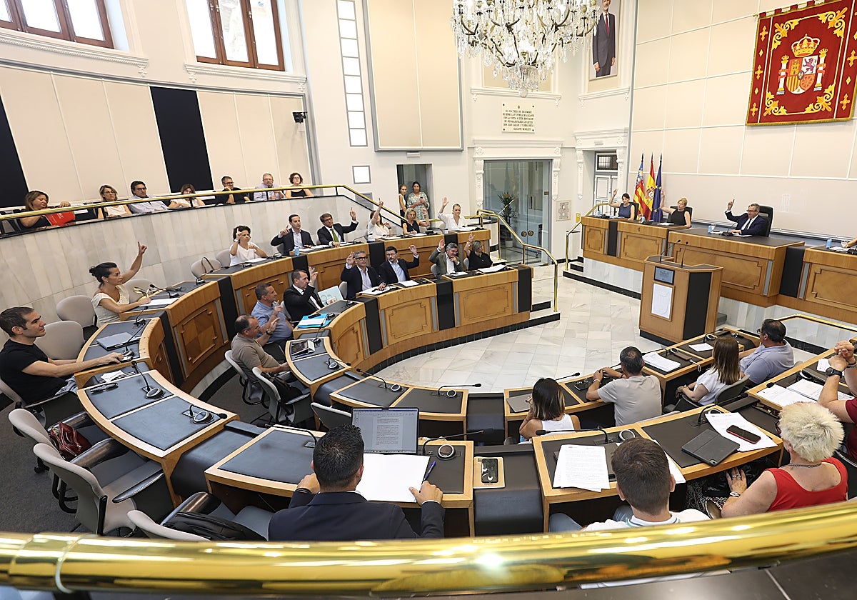 Imagen del pleno de la Diputación de Alicante