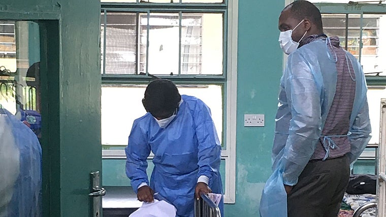 Doctor Mvalo, pediatra en Malawi que participa en el proyecto Empirical