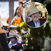 El restaurante preferido por Arturo Pérez-Reverte para «calzarse» un arroz en verano: cuál es, dónde está y precio