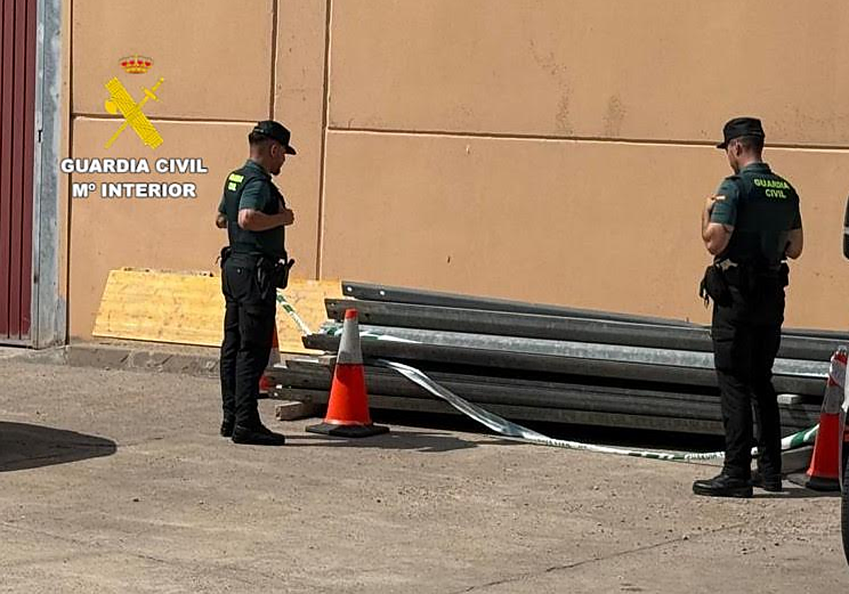 Roban más de 200 metros de quitamiedos tras hacerse pasar por operarios de carreteras en Castellón