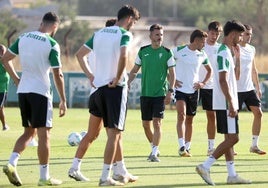 Los ídolos pasados de El Arcángel halagan el mercado de fichajes del Córdoba CF: «Tengo la ilusión de ver al equipo arriba»