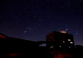 Fotografía nocturna del Observatorio Astronómico del Torcal